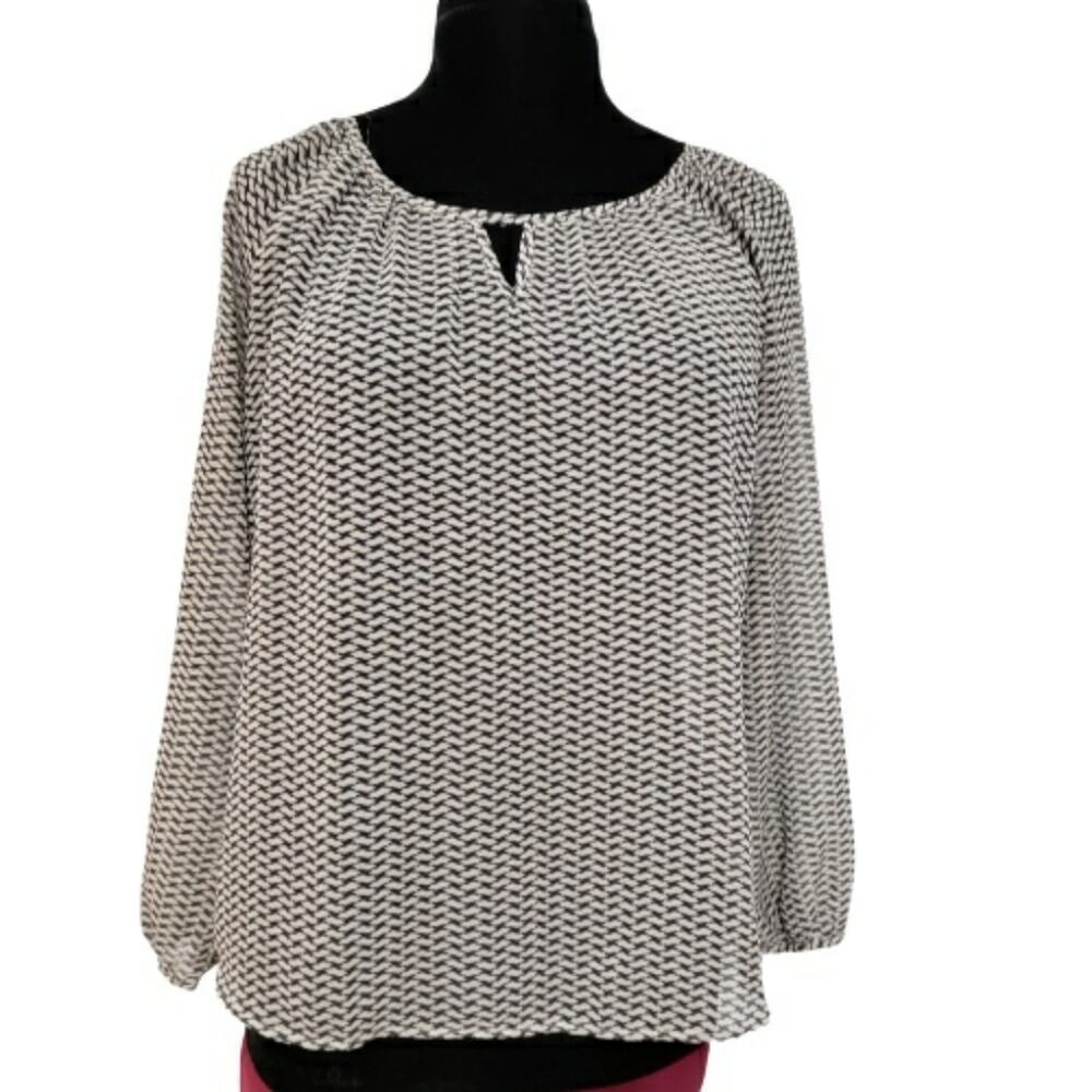 Femme Semi Sheer Cut Out Raglan Sleeve Scoopneck Geometric Print Top Medium